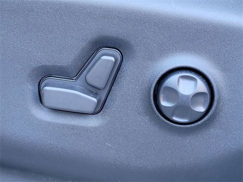 Certified 2021 Chrysler Pacifica Touring-L image 4