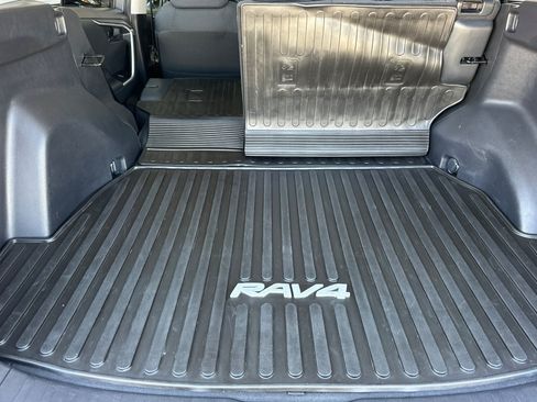 Certified 2022 Toyota RAV4 LE AWD/4WD image 14