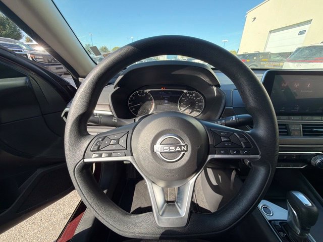 Used 2025 Nissan Altima 2.5 SV FWD image 20