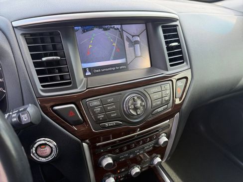 Used 2015 Nissan Pathfinder SL w/ SL Premium Package FWD image 19