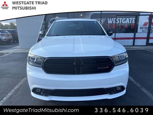 Used 2019 Dodge Durango SXT image 2