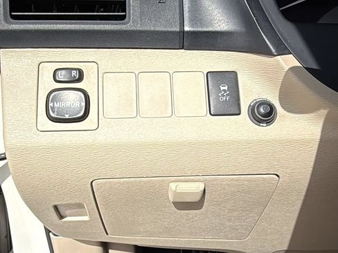 Used 2013 Toyota Venza LE FWD image 31
