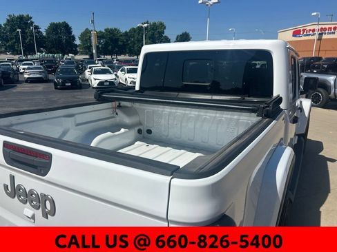 Used 2021 Jeep Gladiator Overland AWD/4WD image 10