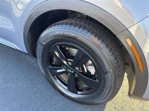 Used 2022 Kia Sorento LX image 8