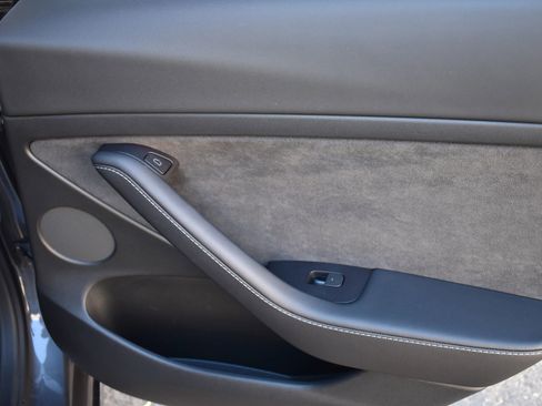 Used 2023 Tesla Model 3 Standard Range image 22