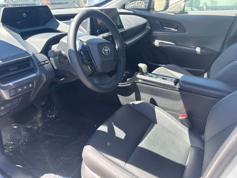 Used 2026 Toyota Prius XLE FWD image 7