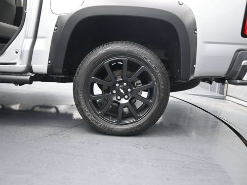 Used 2020 Chevrolet Colorado LT w/ Colorado RST Special Edition AWD/4WD image 15