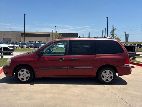 Used 2005 Ford Freestar SE FWD image 2