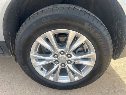 Used 2025 Cadillac XT5 Luxury image 12