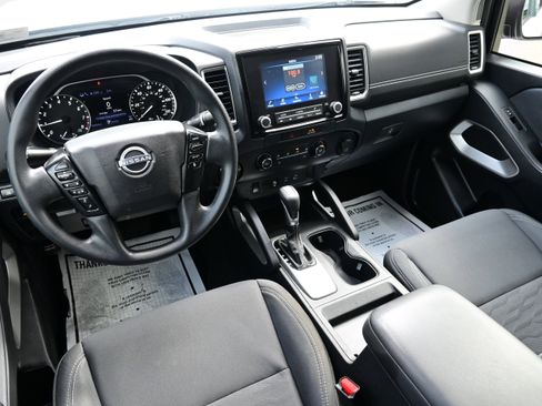 Used 2022 Nissan Frontier SV w/ Technology Package image 21