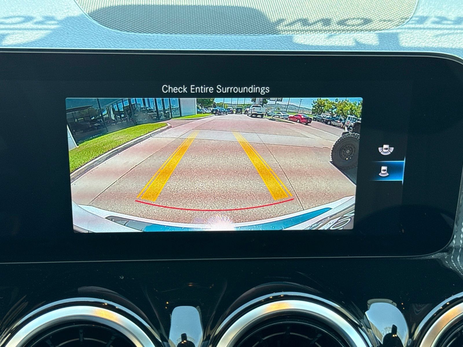 Used 2022 Mercedes-Benz GLB 250 image 38