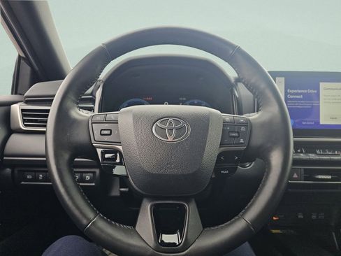 Used 2025 Toyota Camry XSE image 30