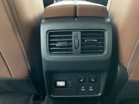 Used 2025 Nissan Rogue Platinum w/ Platinum Premium Package image 20