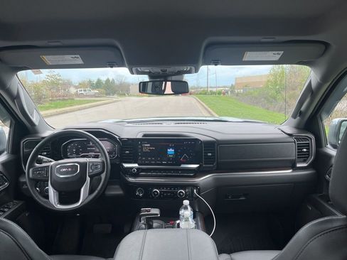 Used 2024 GMC Sierra 1500 SLT w/ SLT Convenience Package image 5