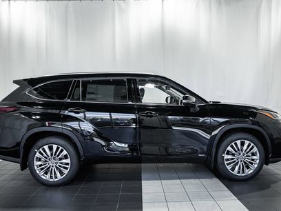 New 2026 Toyota Highlander Platinum