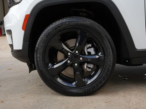 Used 2023 Jeep Grand Cherokee L Altitude image 27