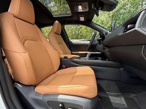 New 2026 Lexus UX 300h AWD image 17