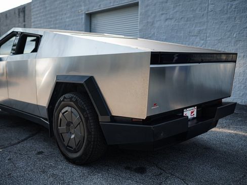 Used 2025 Tesla Cybertruck AWD Crew Cab image 12