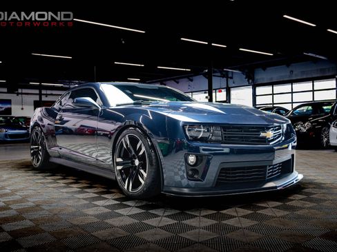 Used 2014 Chevrolet Camaro ZL1 RWD image 28