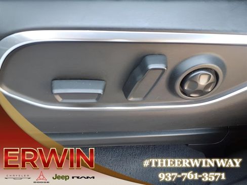 Certified 2024 Jeep Wagoneer L Series II w/ Flexible Seating Group AWD/4WD image 15