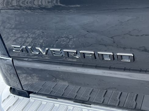 Used 2024 Chevrolet Silverado 1500 High Country w/ Technology Package image 9