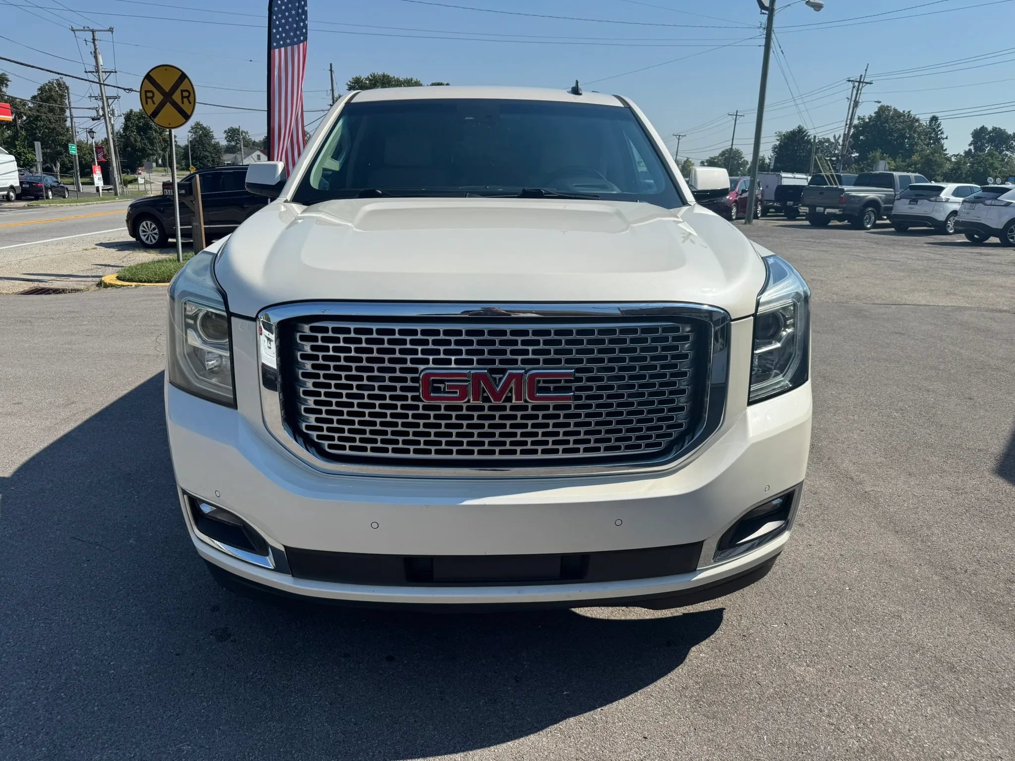 Used 2015 GMC Yukon Denali w/ Touring Package AWD/4WD image 22