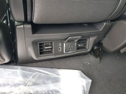 New 2026 GMC Sierra 1500 Elevation image 17