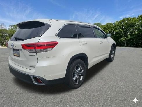 Used 2017 Toyota Highlander Limited Platinum AWD/4WD image 7