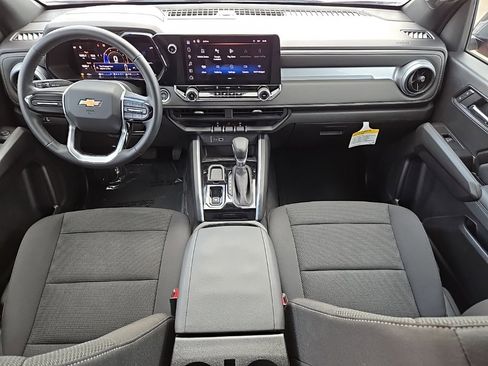 Used 2024 Chevrolet Colorado LT image 18