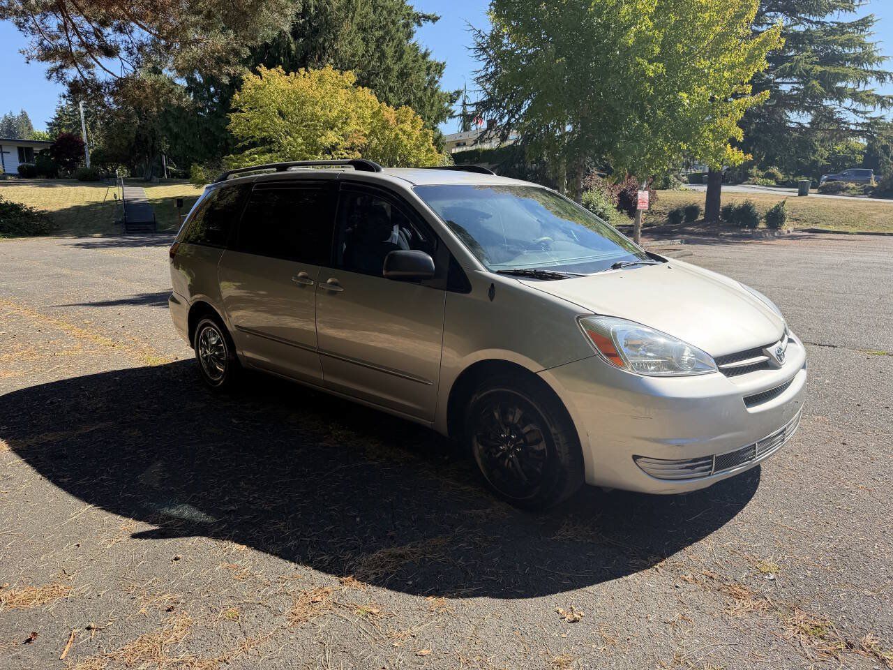 Used 2005 Toyota Sienna CE FWD image 10