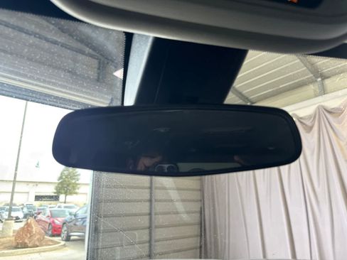 Used 2021 Chevrolet Traverse LS FWD image 26