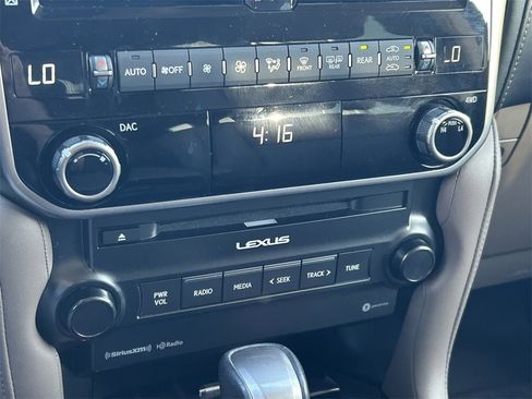 Used 2023 Lexus GX 460 Premium image 38