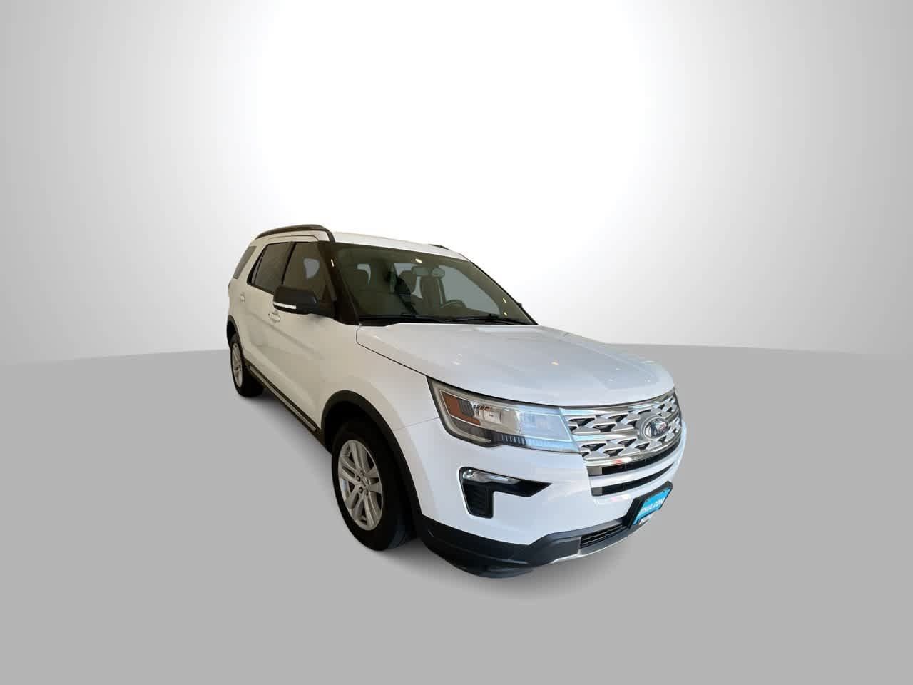 Used 2019 Ford Explorer XLT w/ Equipment Group 201A AWD/4WD image 2