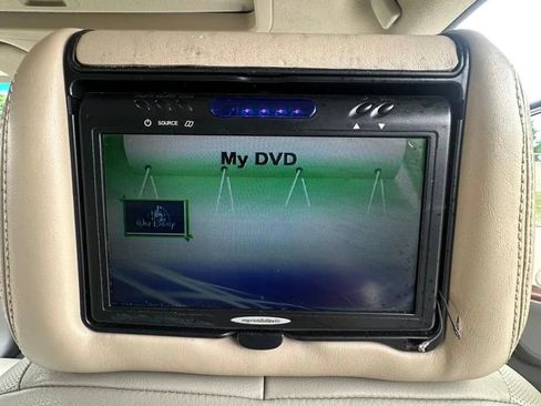 Used 2011 Toyota Sienna XLE w/ XLE Navigation Pkg FWD image 13