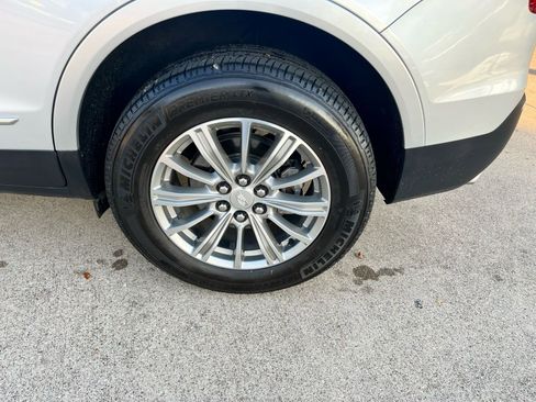 Used 2017 Cadillac XT5 Luxury w/ Driver Awareness Package image 10