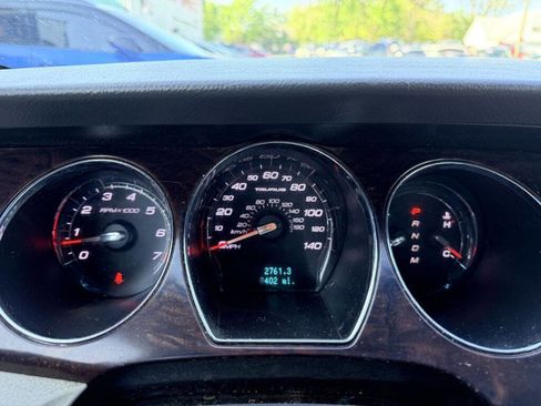 Used 2011 Ford Taurus SEL w/ 201A Rapid Spec Order Code FWD image 16