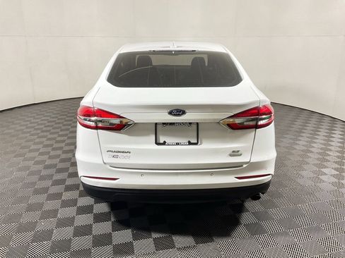 Used 2020 Ford Fusion SE image 12