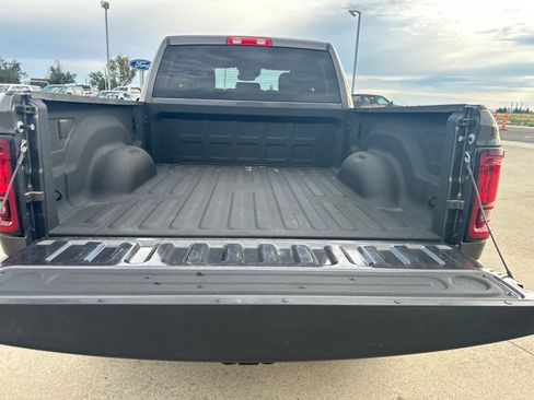 Used 2025 RAM 2500 Big Horn AWD/4WD image 5