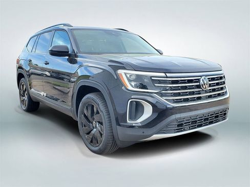 New 2026 Volkswagen Atlas SE FWD image 2