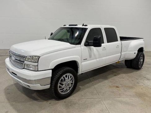 Used 2007 Chevrolet Silverado 3500 LT w/ Heavy-Duty Power Package image 2