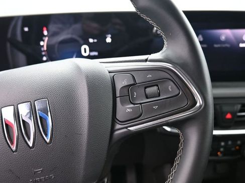 Used 2025 Buick Encore GX Preferred AWD/4WD image 21