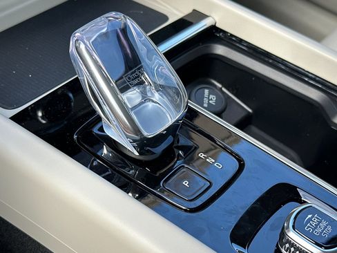 New 2026 Volvo XC60 T8 Ultra w/ Protection Package Premier image 19