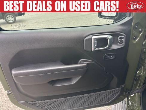 Used 2024 Jeep Gladiator Sport AWD/4WD image 27