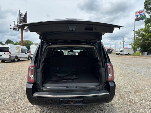 Used 2019 GMC Yukon XL Denali w/ Denali Ultimate Package AWD/4WD image 17