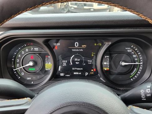Used 2024 Jeep Wrangler Unlimited AWD/4WD image 21