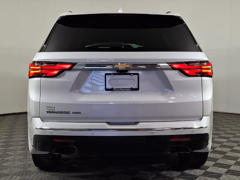 Used 2022 Chevrolet Traverse High Country w/ LPO, Floor Liner Package AWD/4WD image 5