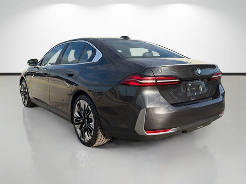 Used 2025 BMW 540i xDrive AWD/4WD image 5