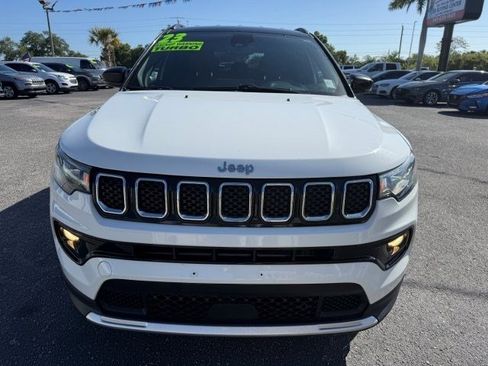 Used 2023 Jeep Compass Limited AWD/4WD image 2