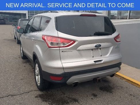 Used 2015 Ford Escape SE w/ Equipment Group 201A FWD image 4