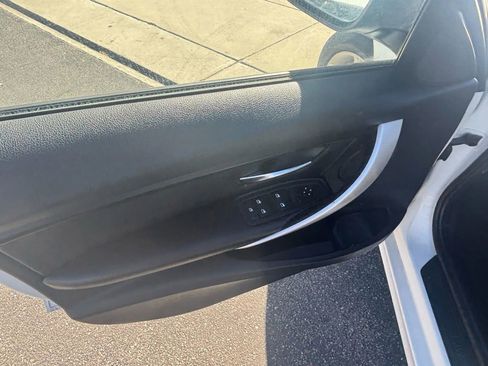 Used 2014 BMW 320i Sedan image 8